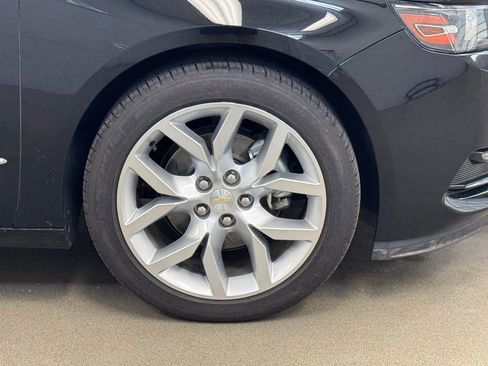 Used 2019 Chevrolet Impala Premier w/ Premier Convenience Package FWD image 4