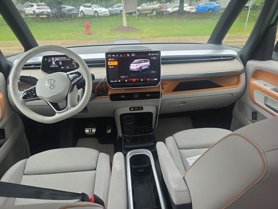 Used 2025 Volkswagen ID. Buzz 1st Edition RWD image 10
