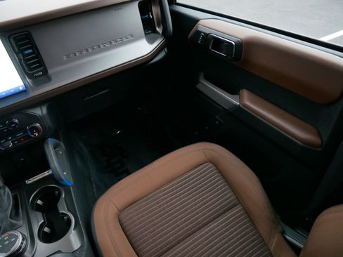 Used 2022 Ford Bronco Outer Banks image 11