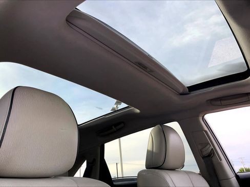 Used 2010 Toyota Venza image 18