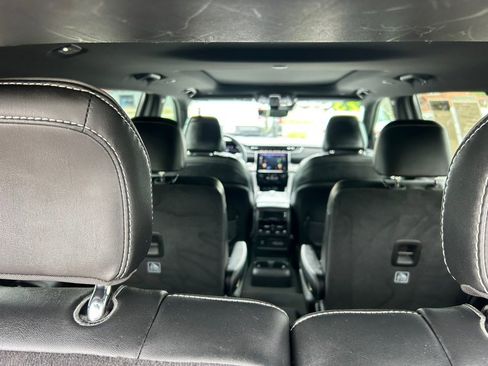 Used 2023 Jeep Grand Cherokee L Overland AWD/4WD image 21