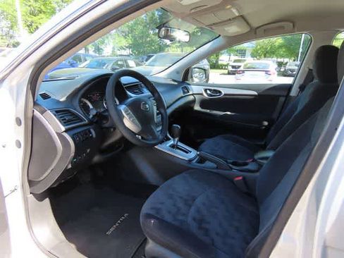 Used 2013 Nissan Sentra SV FWD image 2