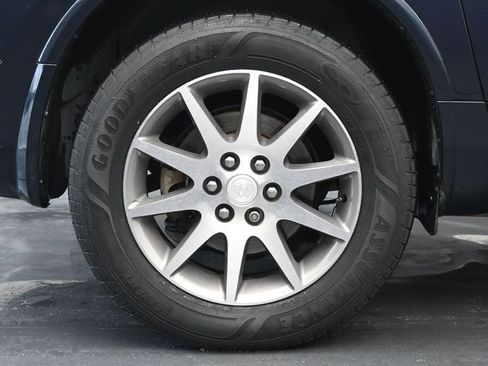 Used 2017 Buick Enclave Leather FWD image 9