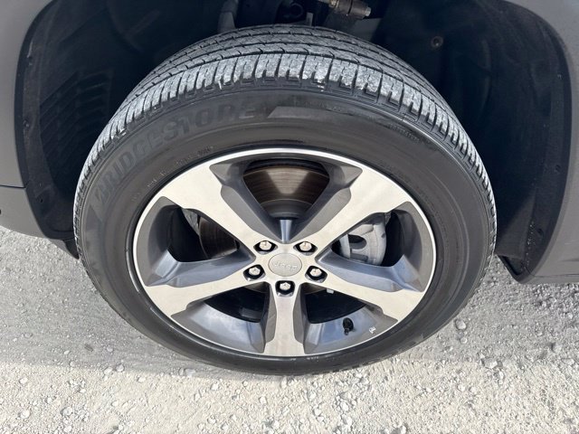 Used 2025 Jeep Grand Cherokee L Limited RWD image 28