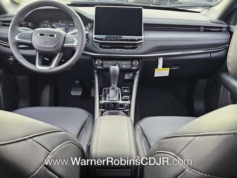 New 2026 Jeep Compass Latitude image 8