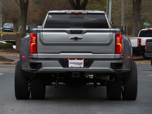 Used 2025 Chevrolet Silverado 3500 High Country w/ High Country Premium Package image 27