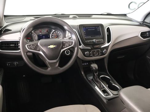 Used 2022 Chevrolet Equinox LT FWD image 2
