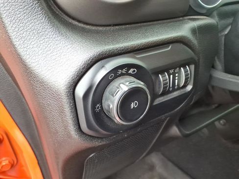 Used 2020 Jeep Wrangler Sport image 24