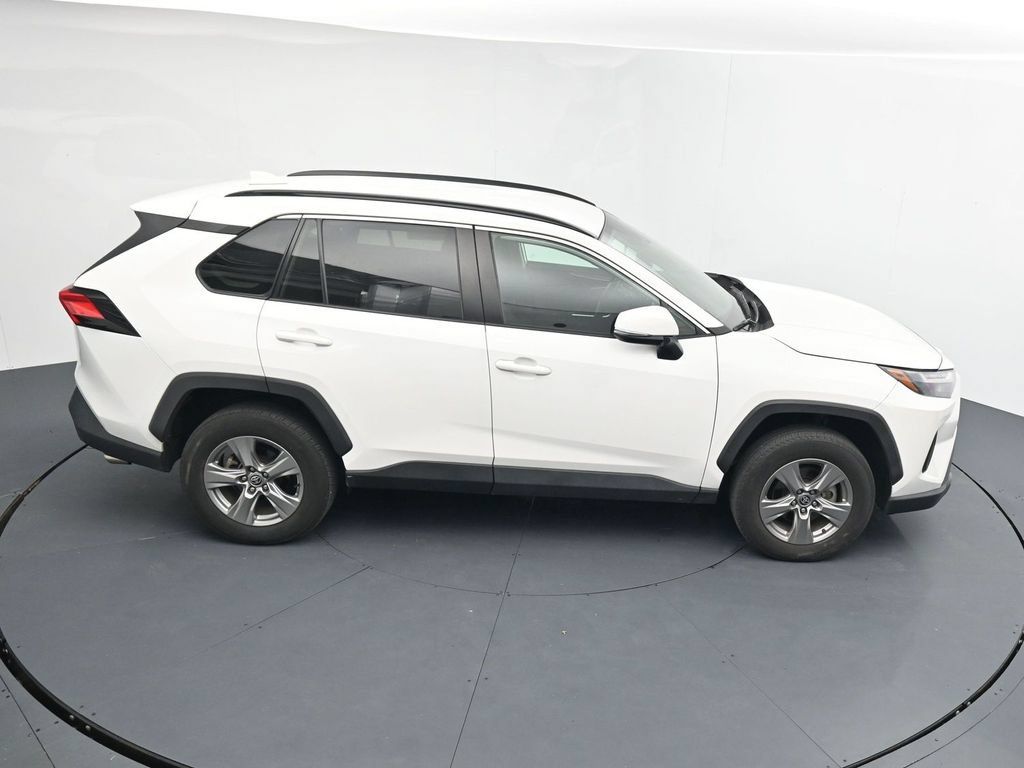 Used 2024 Toyota RAV4 XLE AWD/4WD image 17