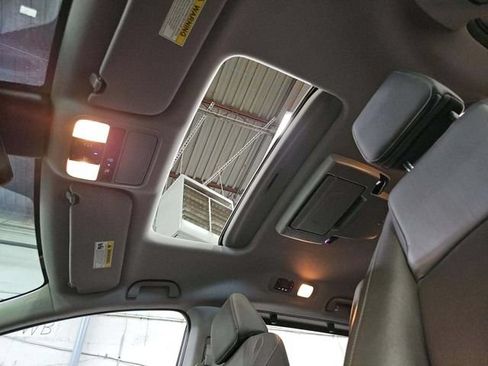 Used 2024 Honda Odyssey Touring image 14