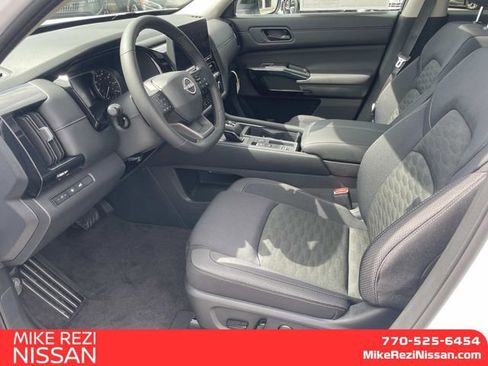 New 2026 Nissan Pathfinder SV w/ SV Premium Package FWD image 11