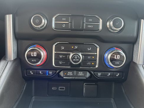 Used 2021 GMC Yukon SLT w/ SLT Luxury Plus Package RWD image 21