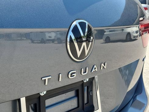 Used 2022 Volkswagen Tiguan SE AWD/4WD image 24
