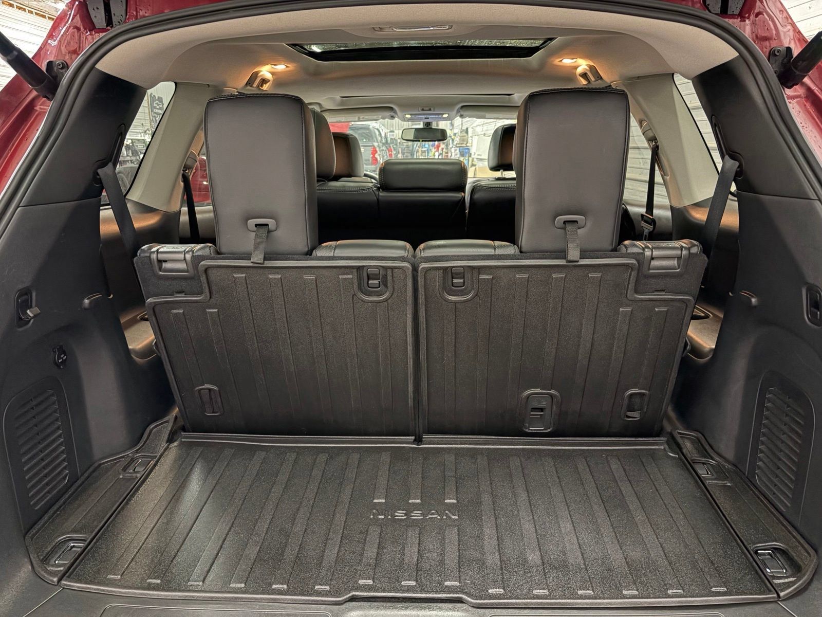 Used 2017 Nissan Pathfinder Platinum w/ Cargo Package AWD/4WD image 37