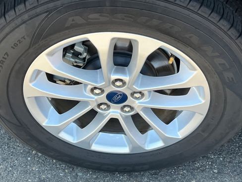 Used 2020 Ford Escape SE image 17