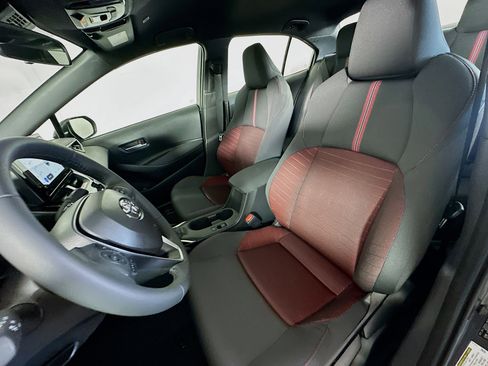 Used 2026 Toyota Corolla SE image 13