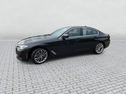 Used 2023 BMW 530i xDrive w/ Premium Package AWD/4WD image 4