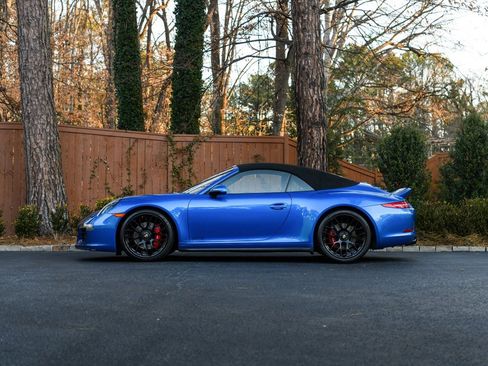 Used 2016 Porsche 911 Cabriolet image 2