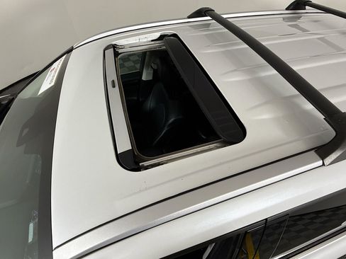 Certified 2022 Toyota Highlander XLE image 14