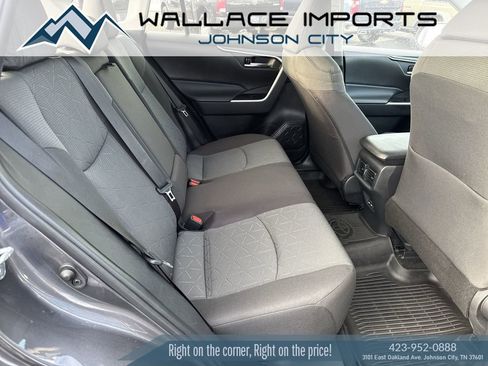 Used 2022 Toyota RAV4 XLE AWD/4WD image 42