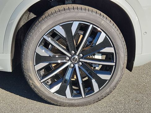 Used 2026 Volvo XC90 B6 Plus w/ Protection Package Premier AWD/4WD image 8