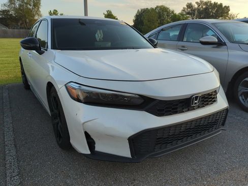 Used 2025 Honda Civic Sport image 2