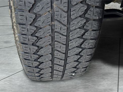 Used 2024 GMC Canyon Denali AWD/4WD image 30