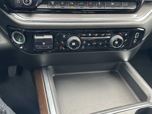 Used 2025 Chevrolet Silverado 3500 High Country w/ Technology Package image 34