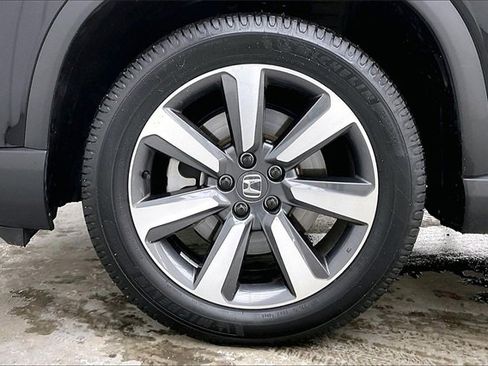 Certified 2024 Honda Pilot Touring image 10