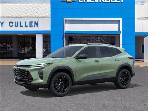 New 2026 Chevrolet Trax ACTIV w/ Sunroof Package image 2