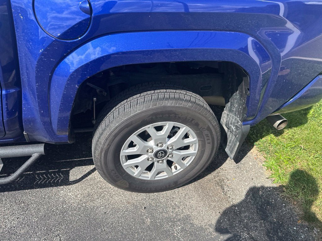Used 2025 Toyota Tacoma SR5 AWD/4WD image 6