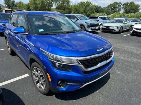 Used 2023 Kia Seltos EX AWD/4WD image 3