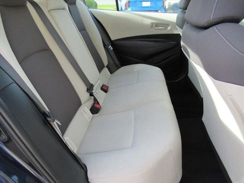 Used 2022 Toyota Corolla LE image 25
