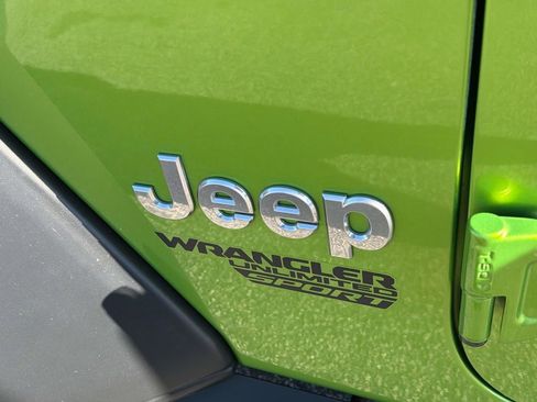 Used 2018 Jeep Wrangler Unlimited Sport image 28