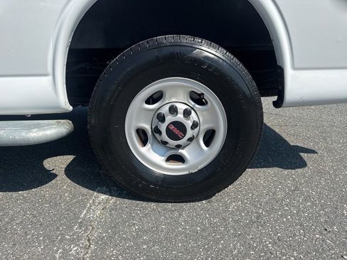 Used 2023 GMC Savana 2500 w/ Driver Convenience Package image 21