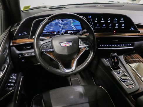 Used 2023 Cadillac Escalade ESV Premium Luxury AWD/4WD image 26