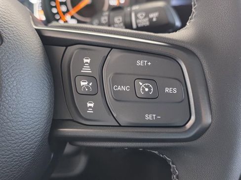New 2025 Jeep Wrangler Unlimited Rubicon w/ Convenience Group AWD/4WD image 30