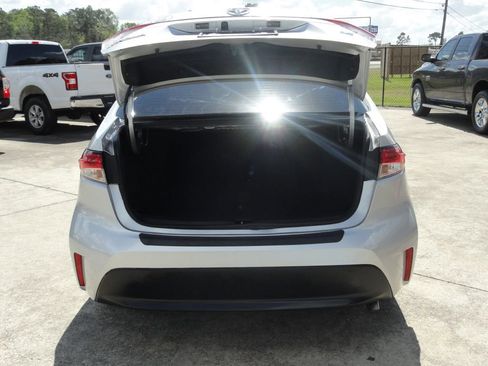 Used 2025 Toyota Corolla LE image 11