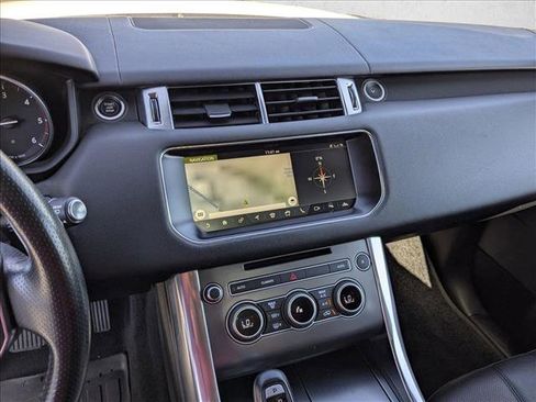 Used 2017 Land Rover Range Rover Sport SE image 11