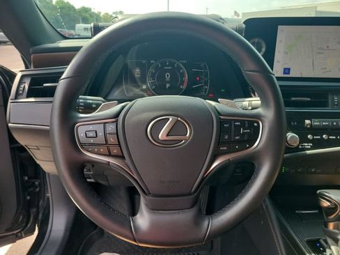 Used 2024 Lexus ES 250 w/ Premium Package AWD/4WD image 32