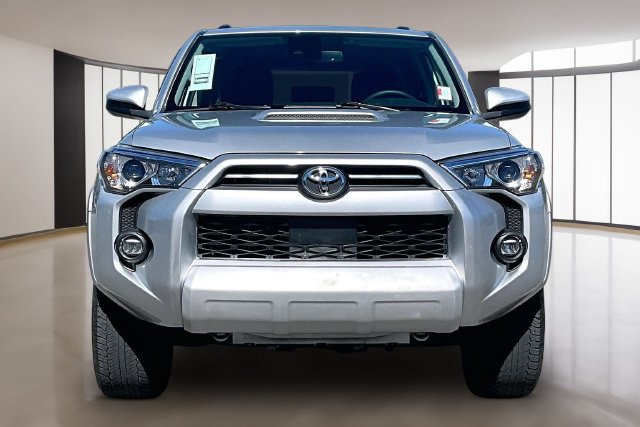 Used 2024 Toyota 4Runner TRD Off-Road AWD/4WD image 2