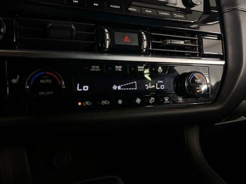 Used 2022 Nissan Pathfinder SL image 14