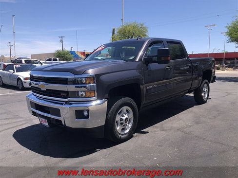 Used 2016 Chevrolet Silverado 2500 LT w/ LT Convenience Package AWD/4WD image 4
