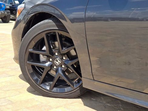 Used 2025 Honda Civic Sport image 30