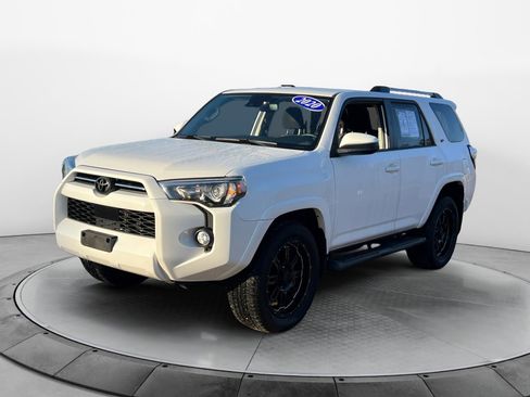 Used 2020 Toyota 4Runner SR5 image 3