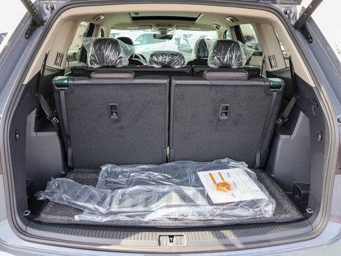 New 2025 Volkswagen Atlas Peak Edition SE image 37