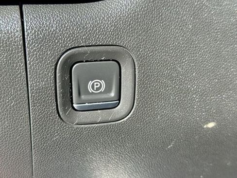 Used 2021 GMC Sierra 1500 Elevation image 9