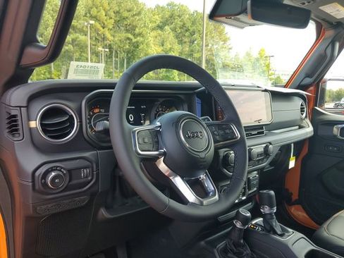 New 2025 Jeep Wrangler Unlimited Sahara image 17