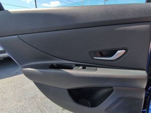 Used 2025 Hyundai Elantra SEL image 24