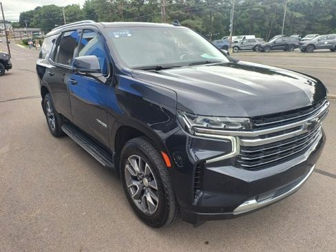 Used 2022 Chevrolet Tahoe LT w/ Luxury Package AWD/4WD image 5